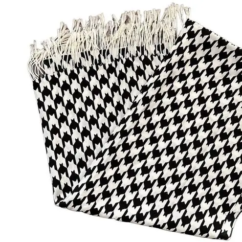 Houndstooth  scarf 