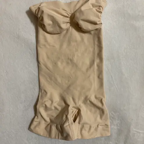 SKIMS FLAWED Strapless Sculpting Shortie Bodysuit S