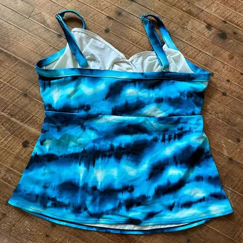 MiracleSuit  blue tie dye twist front 22W tankini top