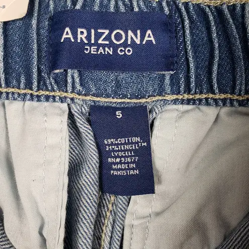 Arizona Jeans NWT Arizona Jean Co Blue Denim High Rise Paper bag Mom Jeans Junior's Size 5