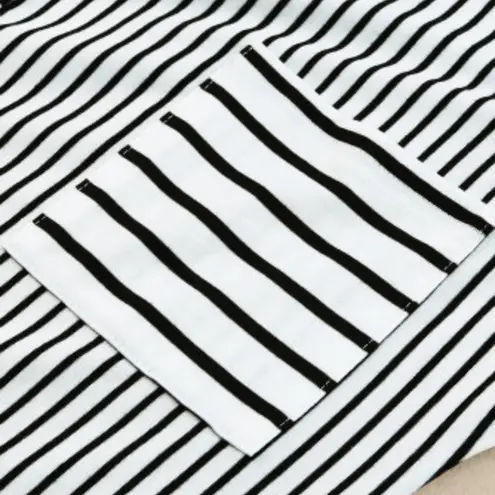 NEW White & Black Mixed Stripes Crewneck Short Sleeve Tee with Chest Pocket M Size M