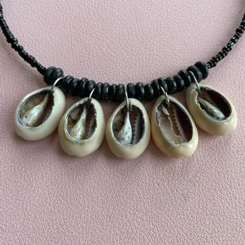 Vintage Cowrie Shell Necklace Marine Shells Mollusk Beach Ocean Sea Jewelry Black