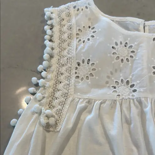 Rain & Rose White Sleeveless Top with Eyelet Details and Tassels size XL