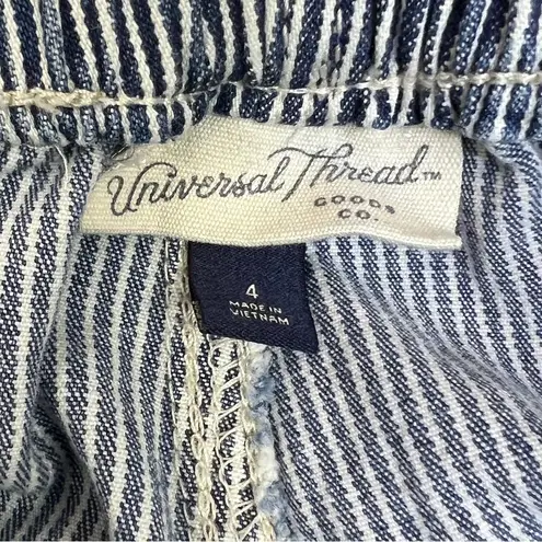 Universal Threads  Size 4 Blue White Striped Straight Leg Cropped Paper B…