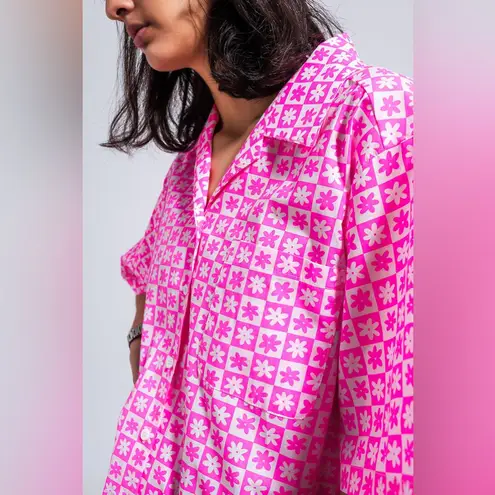 Q2 Bright Pink White Floral Button Up Blouse Top Small Casual Comfort Oversized