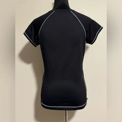 Alo Yoga EUC  Black and White Cool Fit Workout Top size small