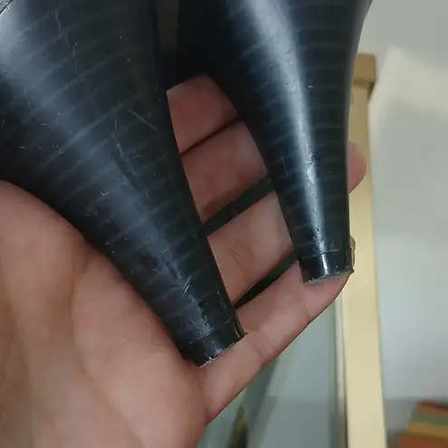 Fioni grey buckle strap heeled ankle booties size 8.5