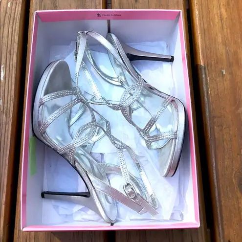 Nina Dressy platform sandals in Silver 🦋