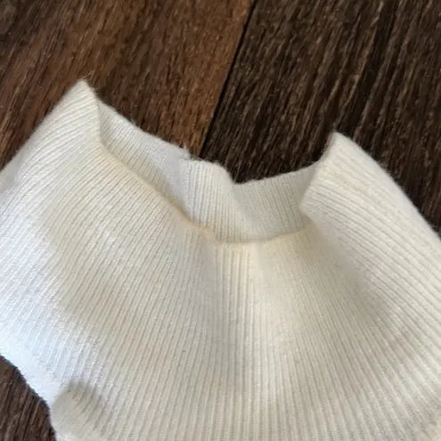 superdown  Turtleneck