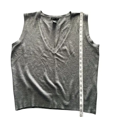 New York & Co. Gray V-Neck Sweater