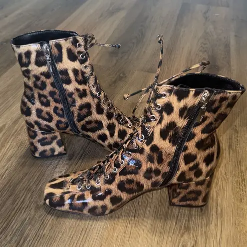 Schutz Kika Leopard Print Patent Leather Lace-Up Boot Shiny size 8.5B block heel