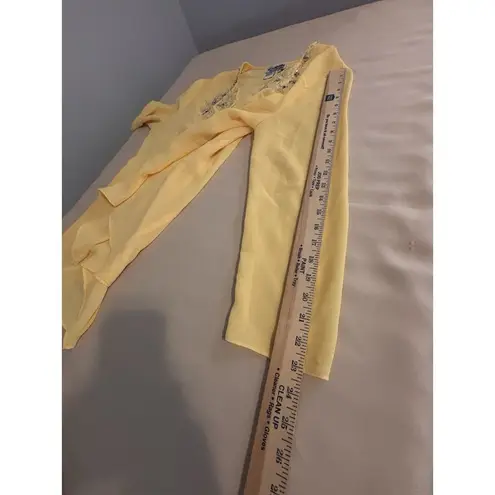 Christie Of California Size 12 Yellow Twin Top Embroidered Sequins Long Sleeve