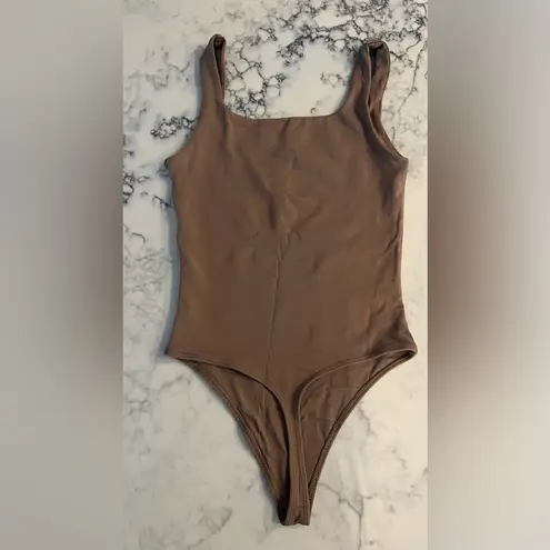 Babaton Aritzia Women’s Contour Tank Dark Tan Square Neck Bodysuit XS NWOT