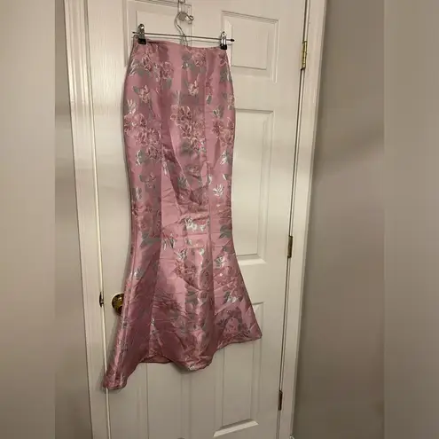 V. Chapman Waverly Set in Orchid Baroque Floral Size 0