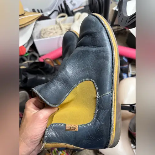 LIKE NEW PIKOLINOS Royal Pull on Chelsea Boots Sz 40 Gold
