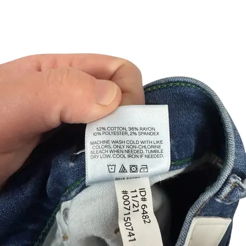 EXPRESS NWOT  Women’s High Rise Distressed Flare Jeans in Blue Size 2