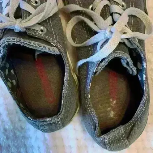 Converse  All Star Women’s grey sneaker sz 8 casual fall back to school*