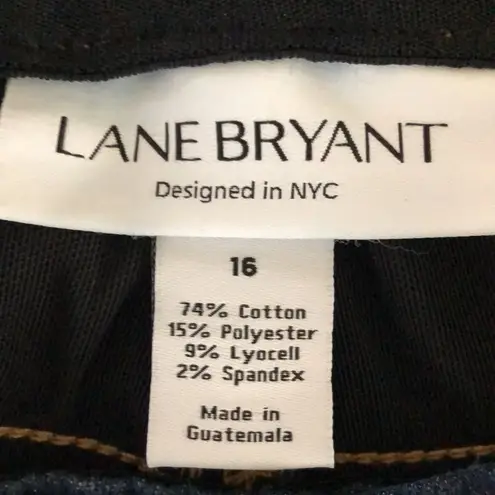 Lane Bryant 𝅺 dark wash cropped jeans size 16 .