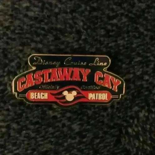 Disney  Cruise Line Castaway Cay Beach Patrol Trading Pin (NWT)