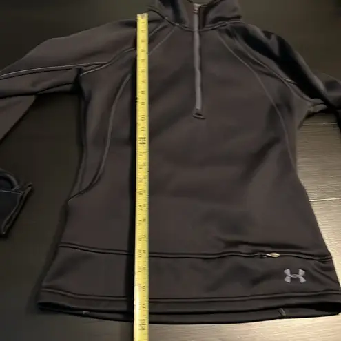 Under Armour  semi-fitted sweatshirt top