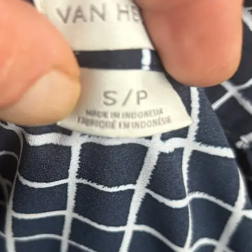 Van Heusen Black and White Sleeveless Notched Collar Blouse