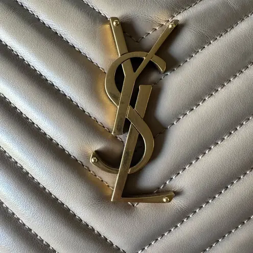 Saint Laurent Authentic!YSL Cream Quilted LOU Crossbody Bag.