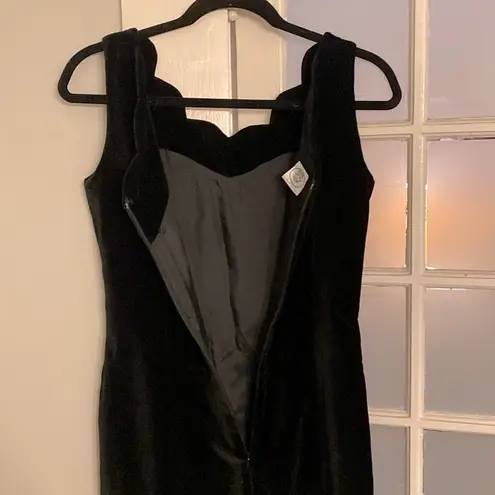 Laura Ashley 90s VINTAGE Velvet Mini Dress Sz 4 LBD Embroidered Scallop Neckline