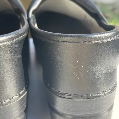 Dansko Black Leather Professional Clogs EU 37 / US 6.5-7 – Classic Work Shoes