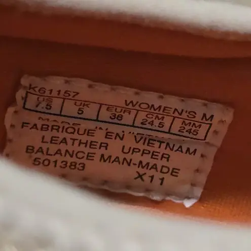 Rockport Cream and Tan Athletic Shoes with Saddle Accent Size 7.5