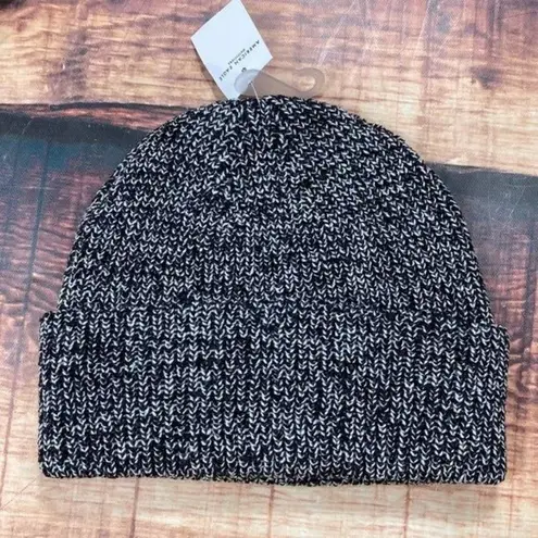 American Eagle  Beanie Grey Patch Mountains