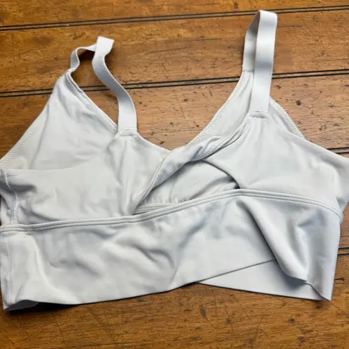 Aerie  medium white twist sports bra super cute layers layering thumbnail 3