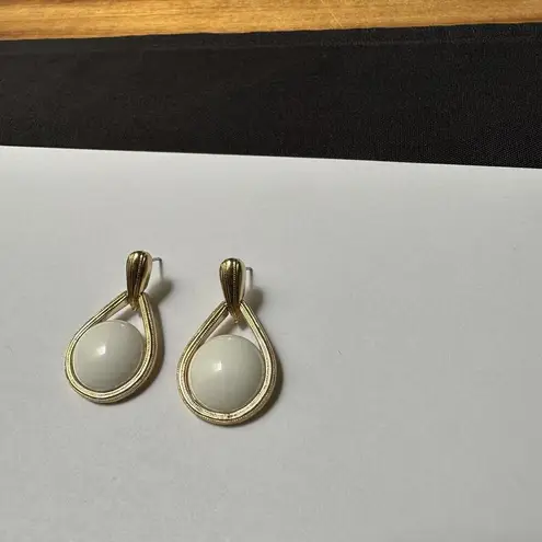 Trifari Signed Gold Tone & White Dangle Drop Pierced Earrings