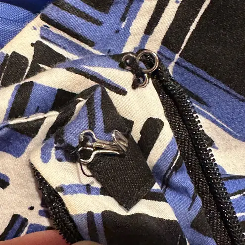 East 5th Street Black White Blue 3D Squares Dress SZ 16 pleated top and bottom