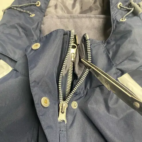 DUNBROOKE Asurion Women’s Logo Hooded Jacket Size Small Blue & White