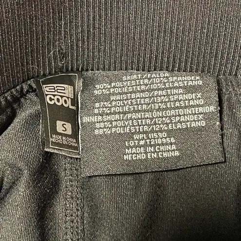 32 Degrees Heat 32° Cool Black Skirt w/Shorts Underneath - Size S