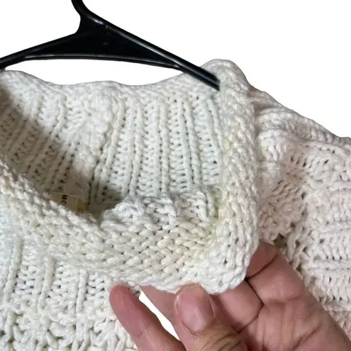 Moth Sleeveless White Turtleneck Sweater Size Large