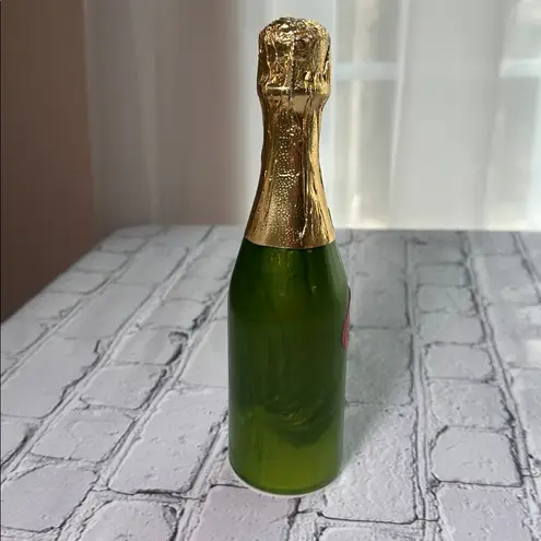 Burlington Champagne Bottle Novelty Sheer Pantyhose Black Medium 115lbs