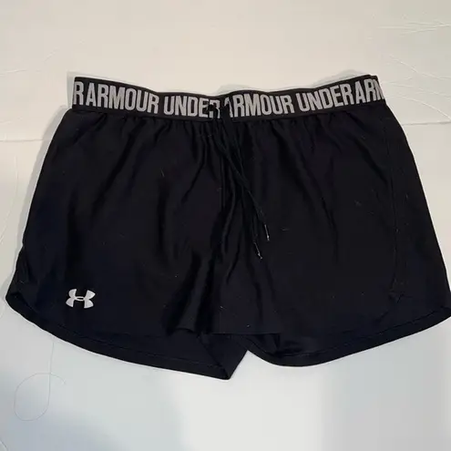 Under Armour  Shorts Womens Medium Black Loose Fit Heat Gear Athletic Activewear