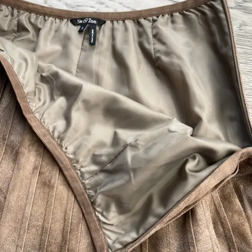 Nic+Zoe Faux Suede brown midi pleated skirt size 2 Excellent preowned