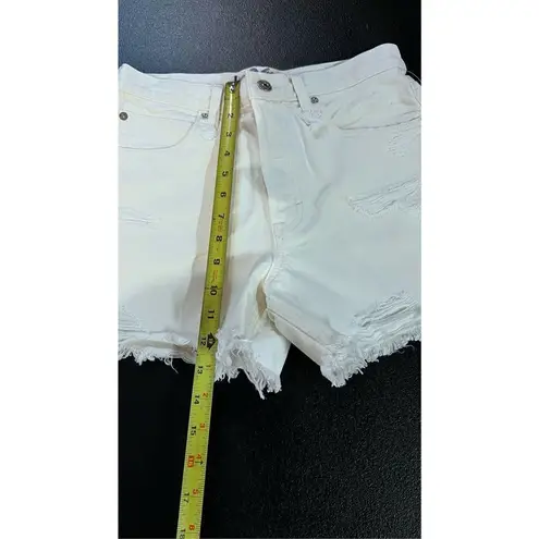 We The Free  WOMENS WHITE BUTTON FLY DISTRESSED SHORTS SZ 26 NEW P1-54