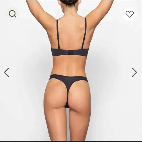 SKIMS NWT Fits Everybody T-Shirt Bra Sz Onyx Sz 40DD