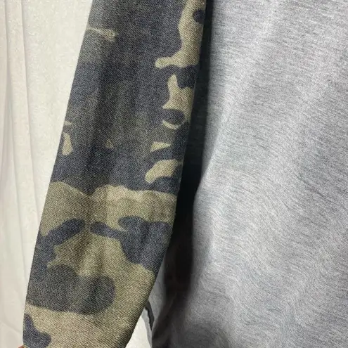 Cherish Heathered Camo Long Raglan Sleeves Pullover T-Shirt Gray Green Small Top