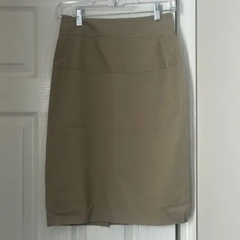 Theory  Taliyah Pencil Skirt Khaki color Size 2 Excellent condition Classic Work