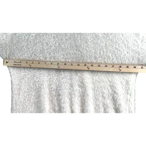 Torrid  Sweater Womens 1XL White Fuzzy Eyelash Crop Pullover Drop Shoulder Soft - Image 7