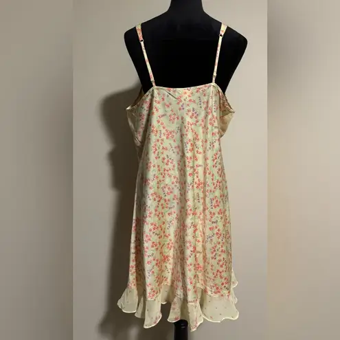 EUC Cabernet Yellow and Pink Floral Sleep Dress size large