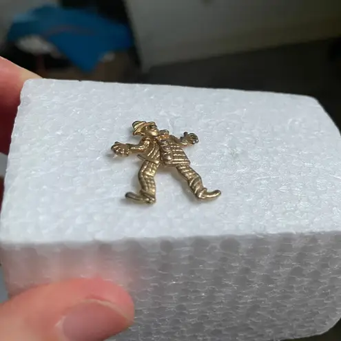 Vintage Gold Tone Whimsical Clown Pin Brooch Fun Festive Accessory Retro 90s