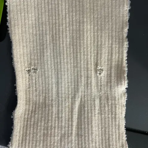 Dreams by Tuoriniemi Rare Merino Wool Cream Floral Scarf Small Flaws