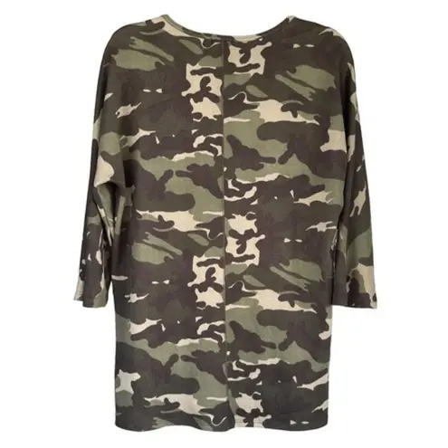 LA Made Camo Print V-Neck Top Casual Everyday Relaxed Fit Green Size M