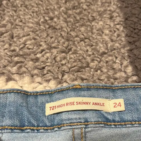 Levi's Levi’s 721 High Rise Distressed Skinny Ankle Jeans Size 24