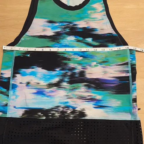 Lululemon  Vent It Tank Sz 6